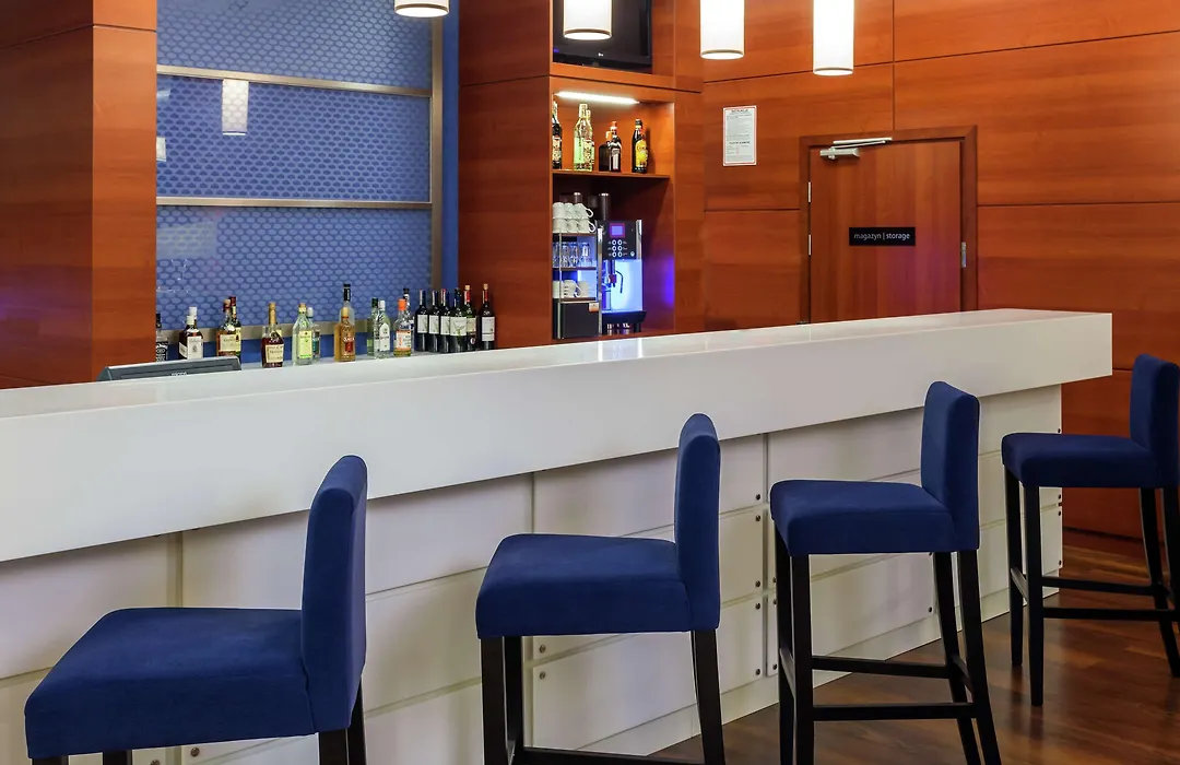 Hampton By Hilton Warsaw Airport-1