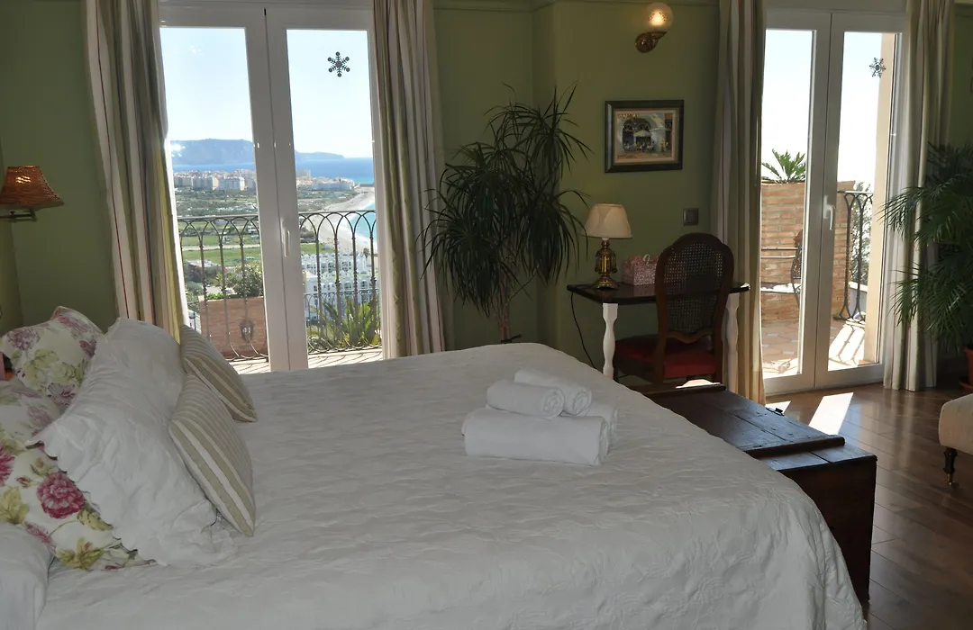 Welcome Inn Nerja Guest House Luxury Bed & Breakfast-1