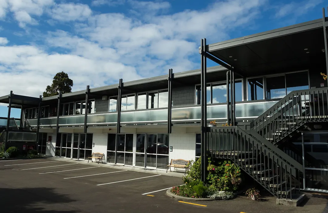 Alpha Motor Inn-1