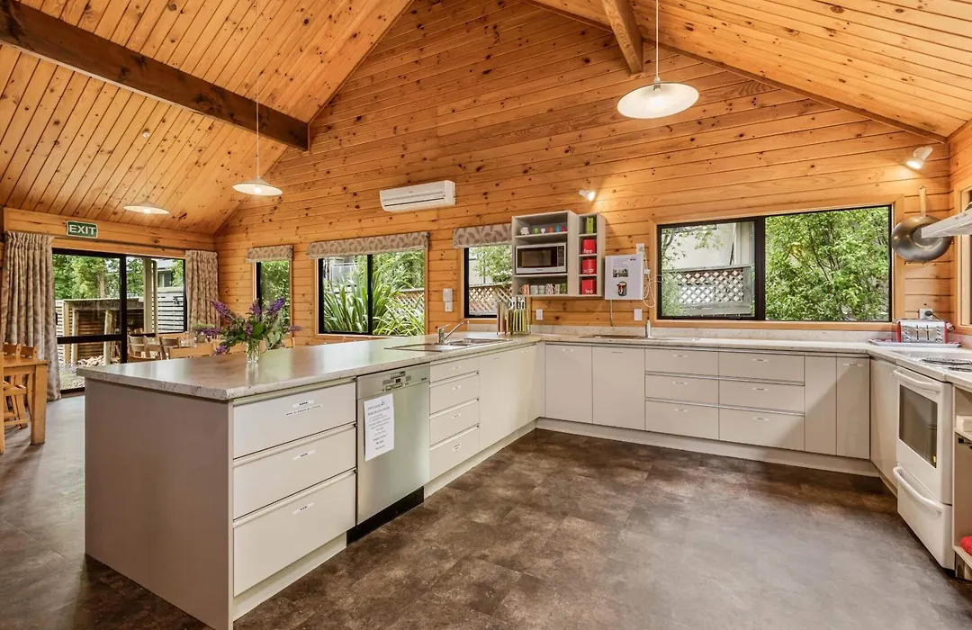Altamont Lodge-1