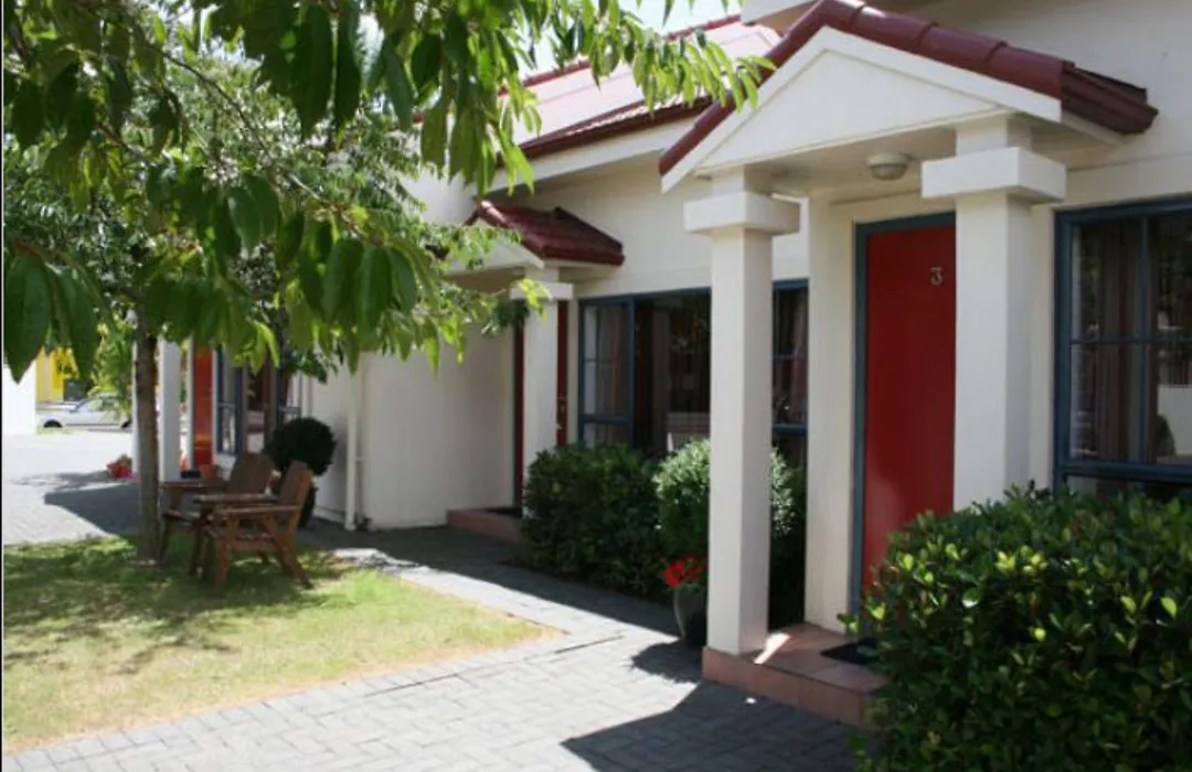 Aubyn Court Spa Motel-1