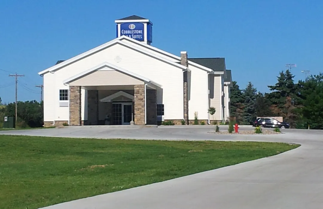 Cobblestone Inn & Suites - Hartington-1