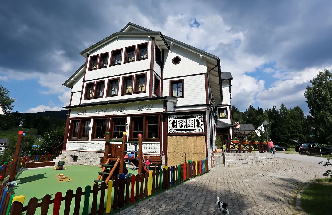 Hotel Start-1