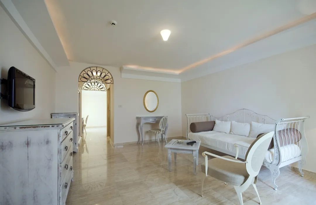 Azimut Hotel-1