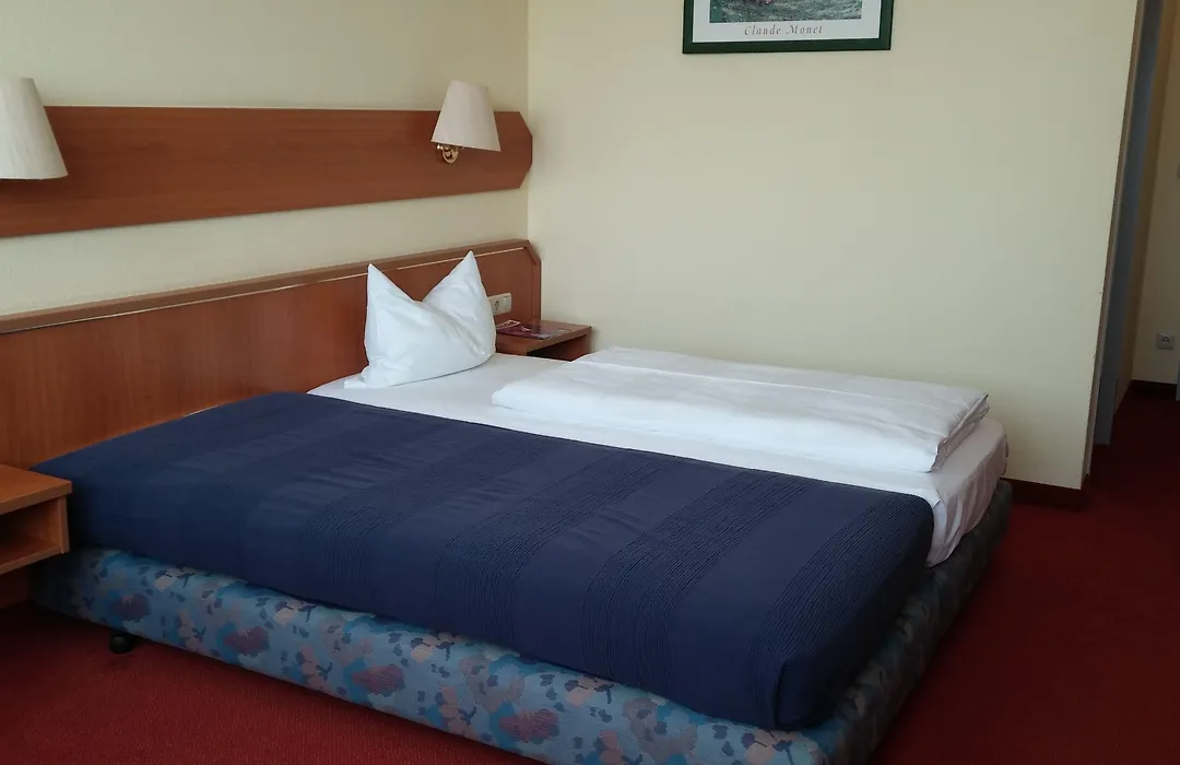 Hotel Berliner Ring-1