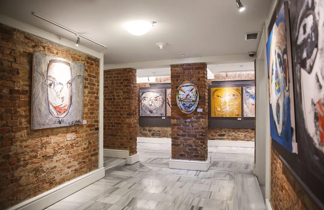 Corinne Art & Boutique Hotel-1