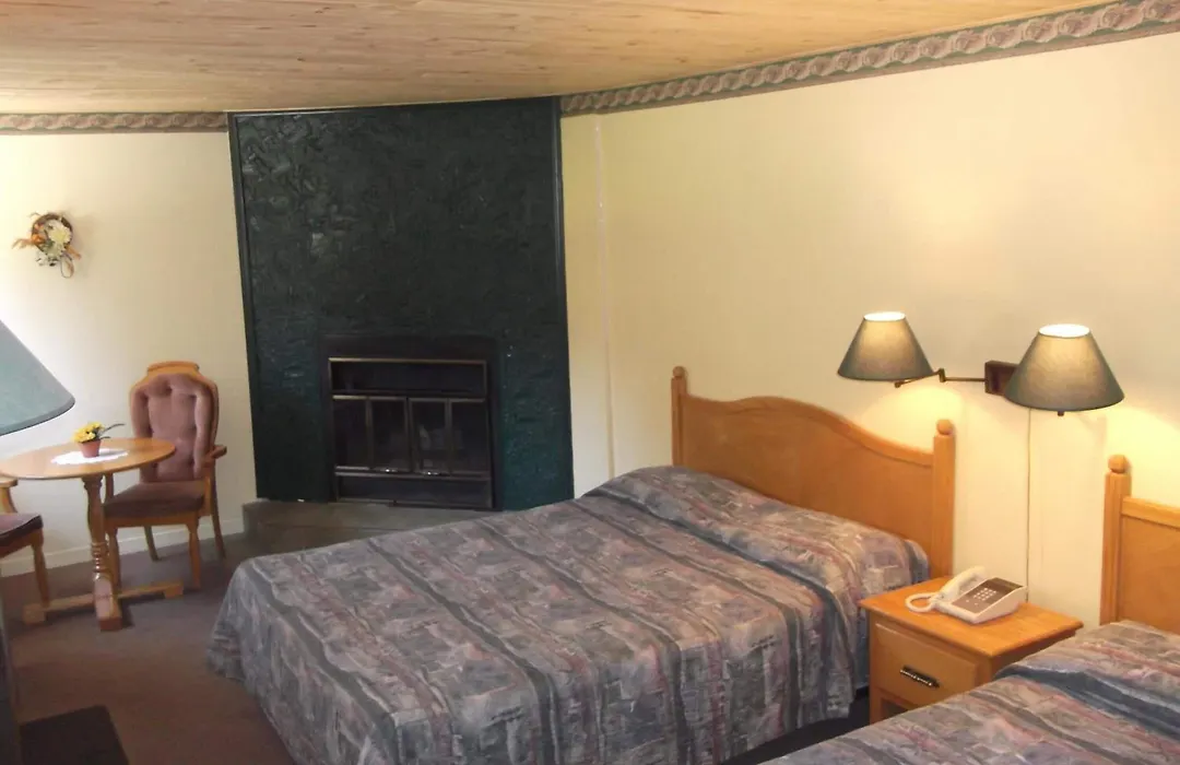 Auberge Mountain View Inn-1