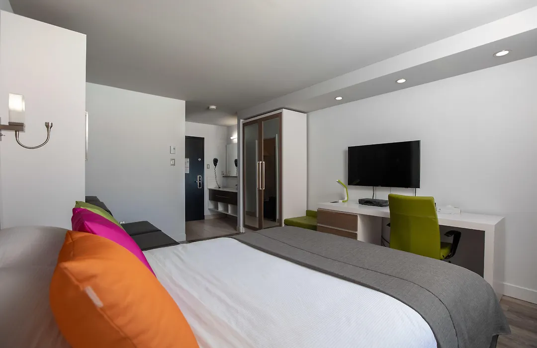 Hotel V-1