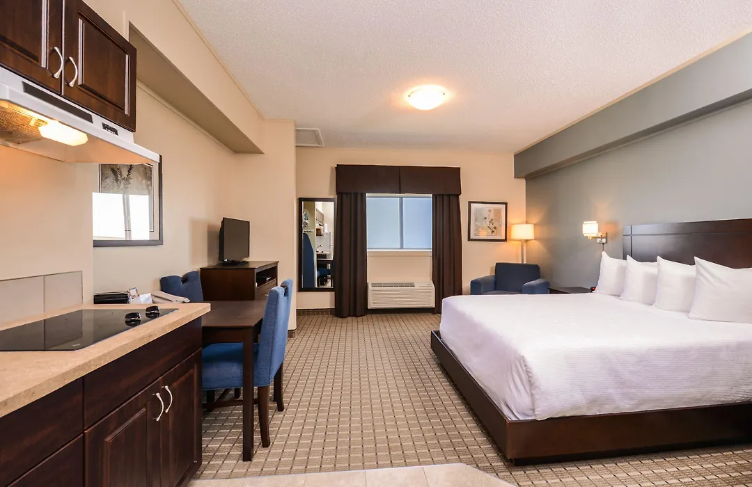 Quality Inn And Suites - Kindersley-1