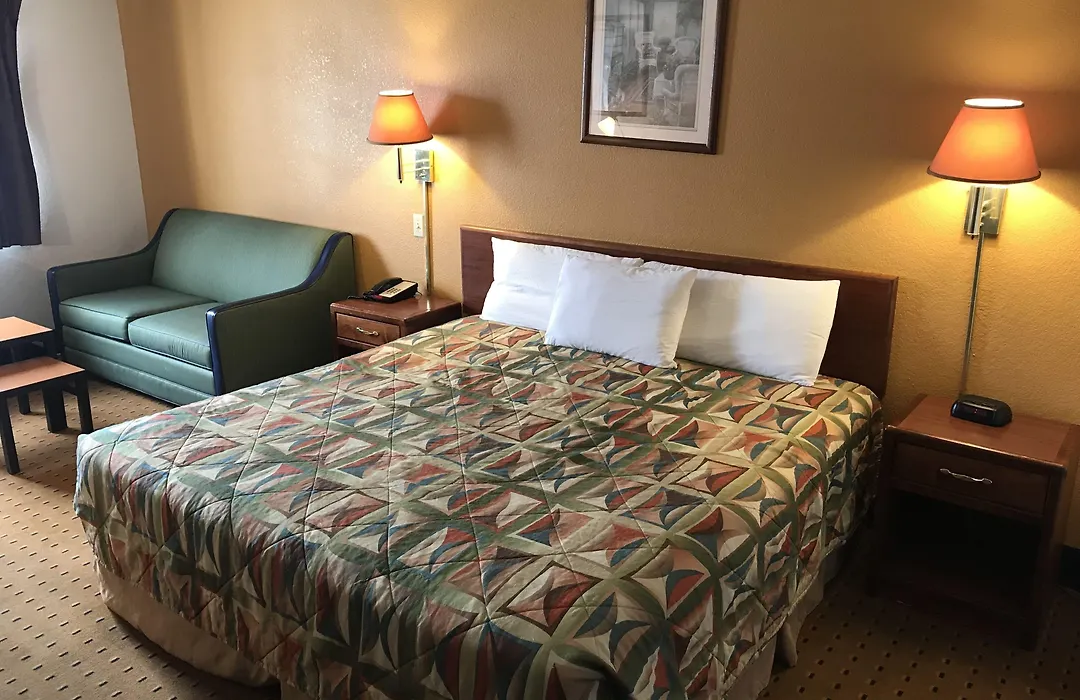 Brentwood Inn & Suites-1