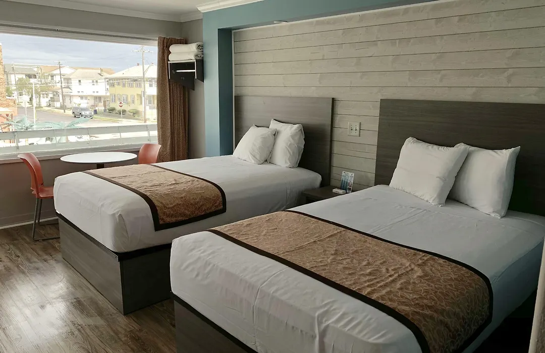 Dolphin Inn-1