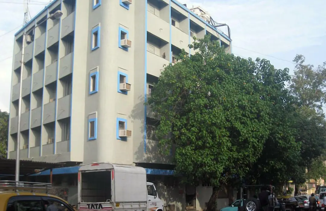 Pals Hotel-1