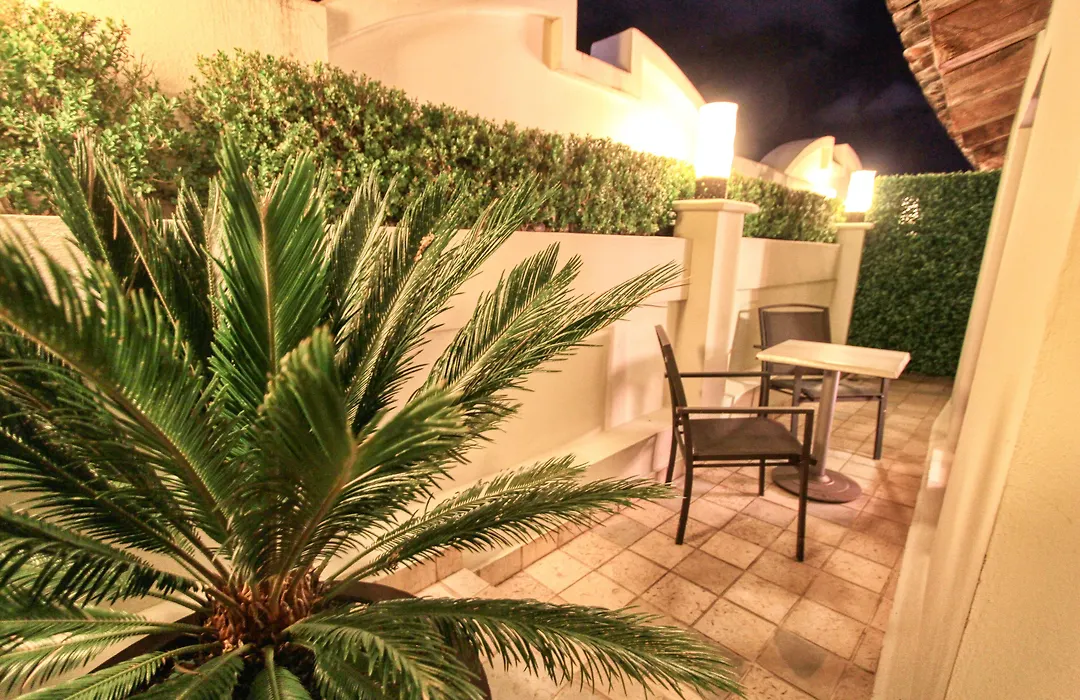 Plaza Gallery Hotel Boutique-1