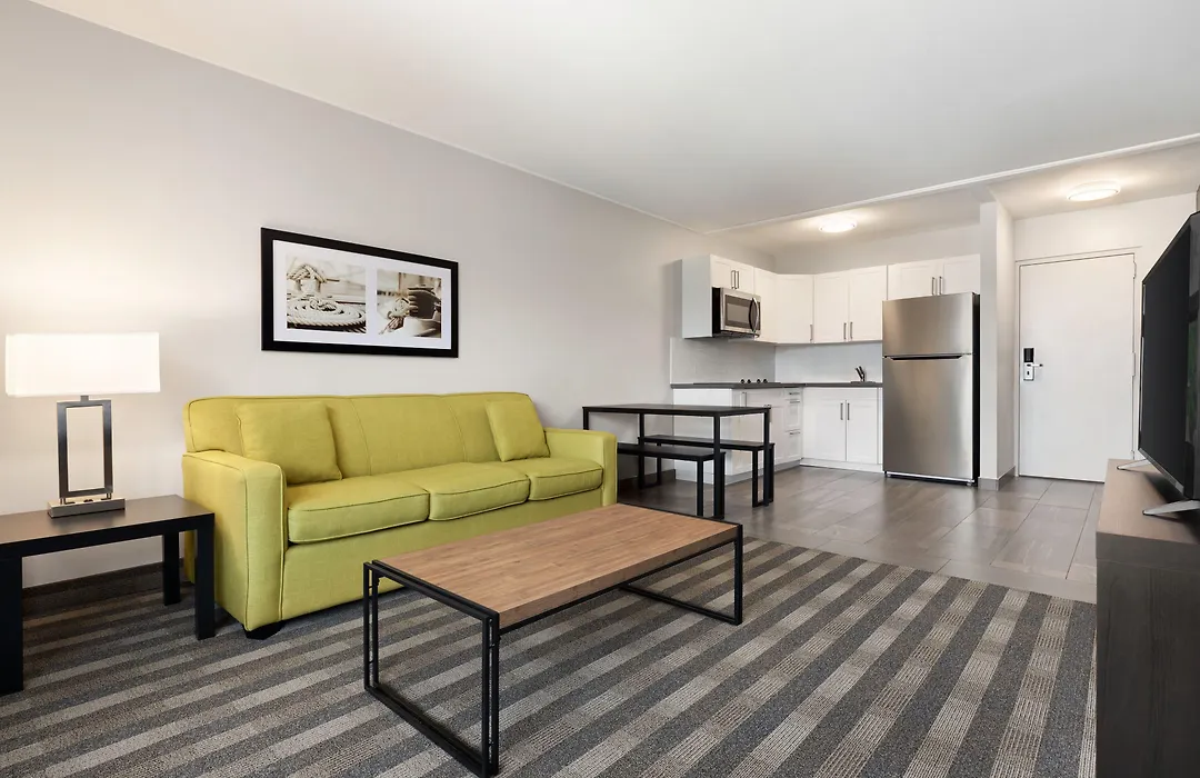 Days Inn By Wyndham Sarnia Harbourfront-1