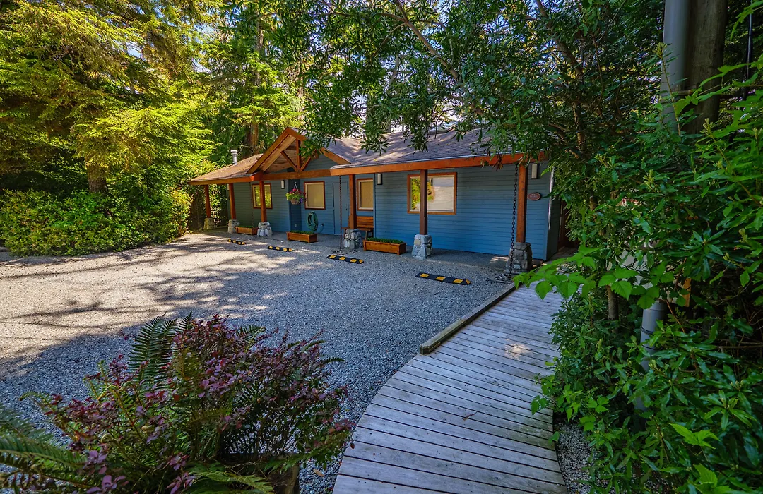 Snug Harbour Inn-1