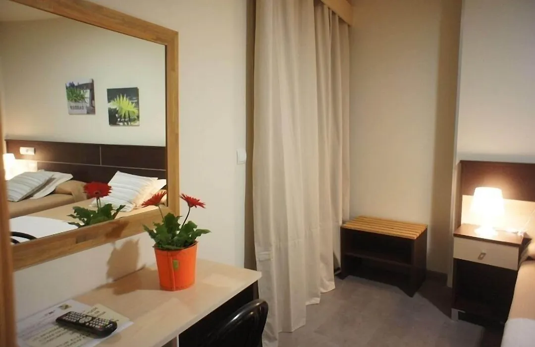Hotel Mr-1