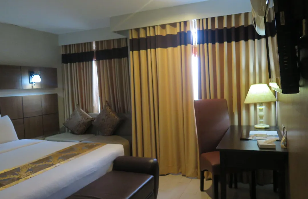 The Pinnacle Hotel And Suites-1