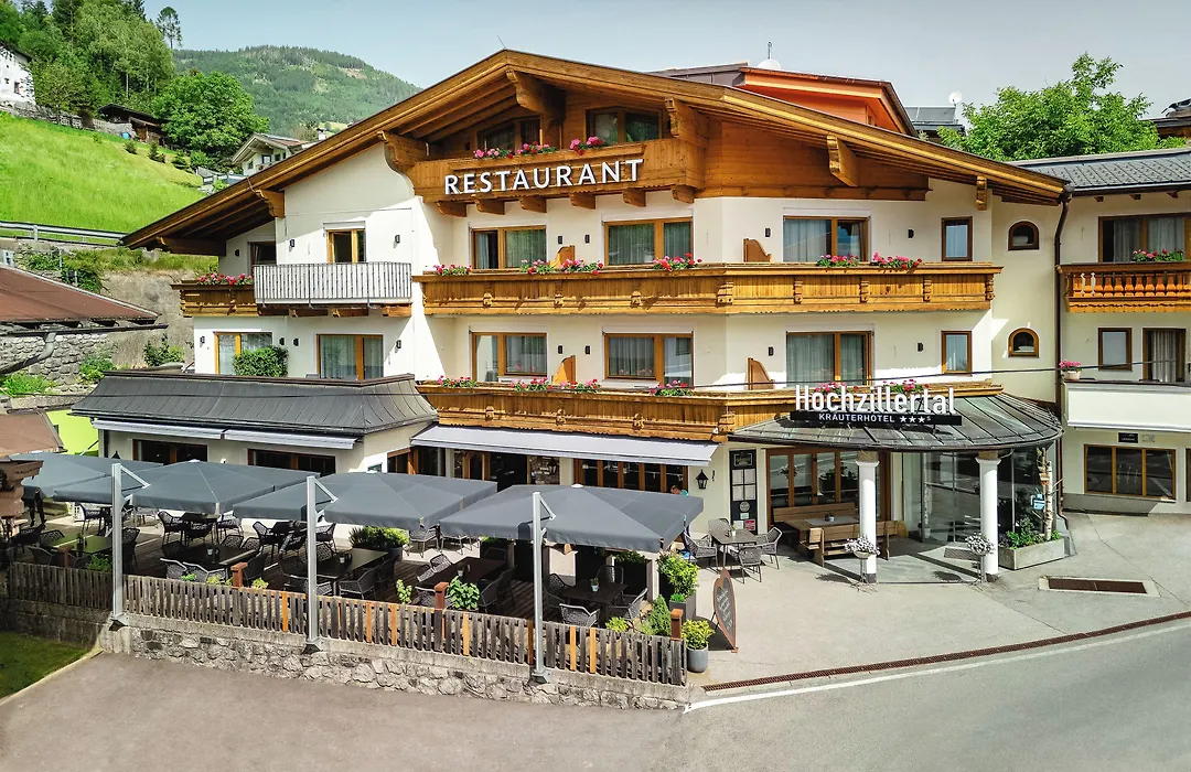 Kraeuterhotel Hochzillertal-1