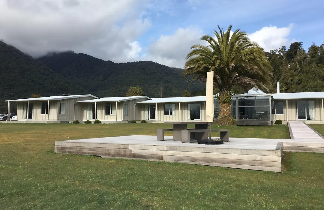 Franz Josef Oasis-1