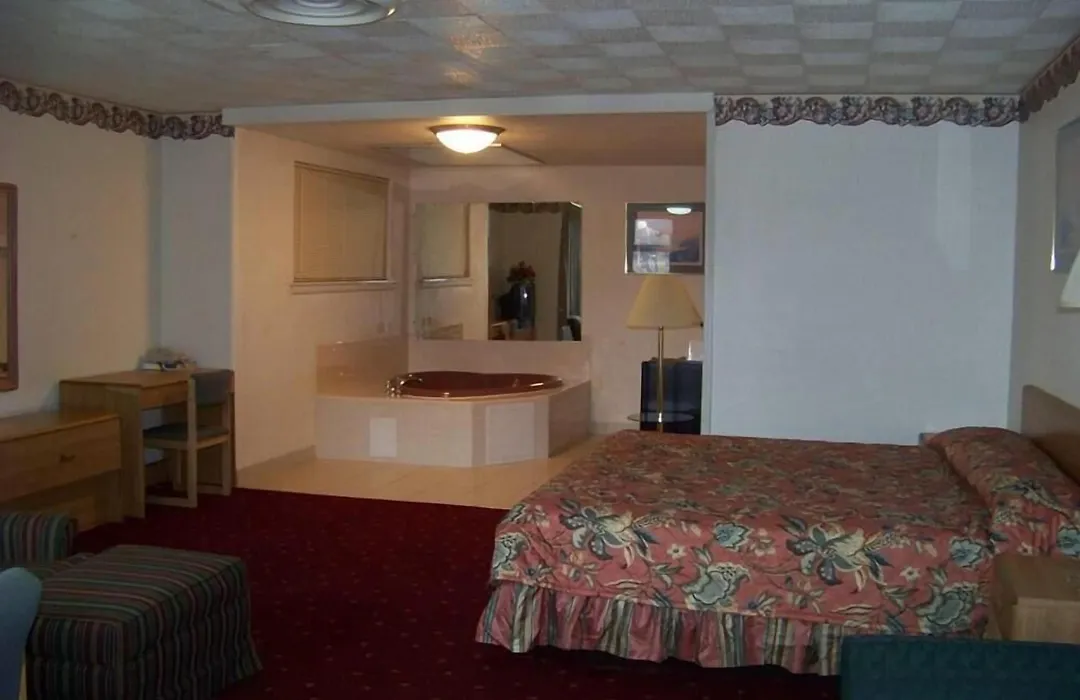 American Motor Inn - Rock Island-1