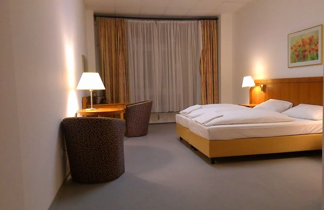 Willy Hotel Frankfurt-1