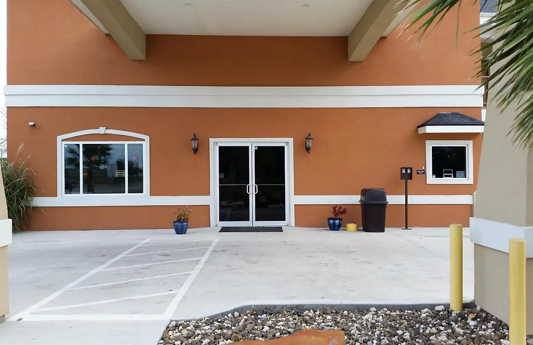Studio 6-Beeville, Tx-1