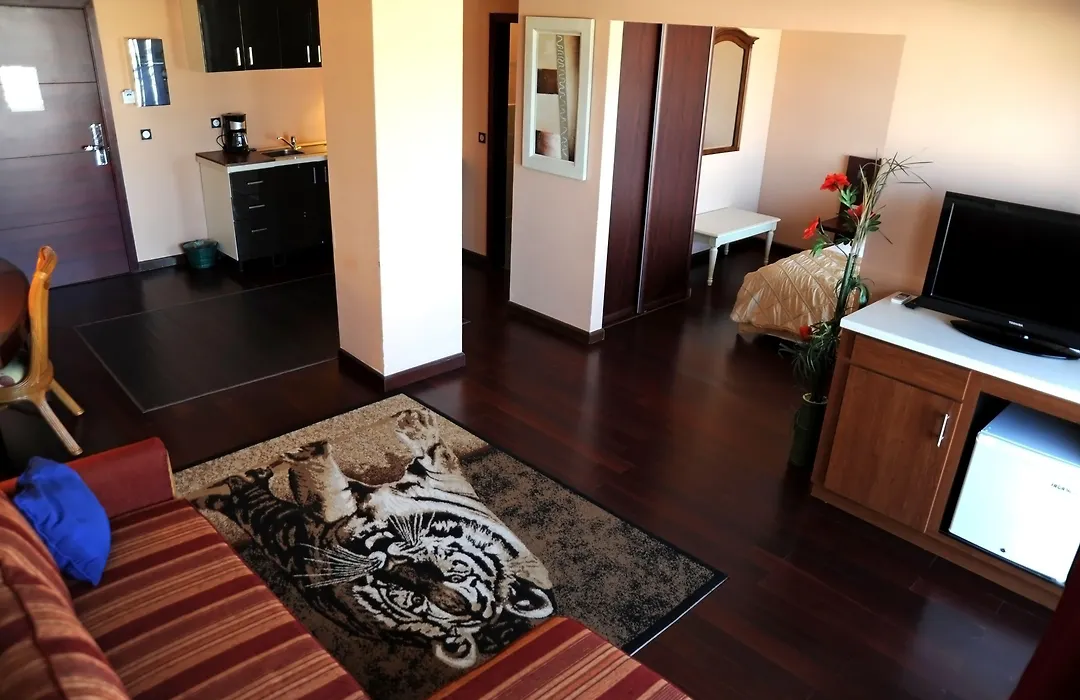 Hotel Sarah Nui-1