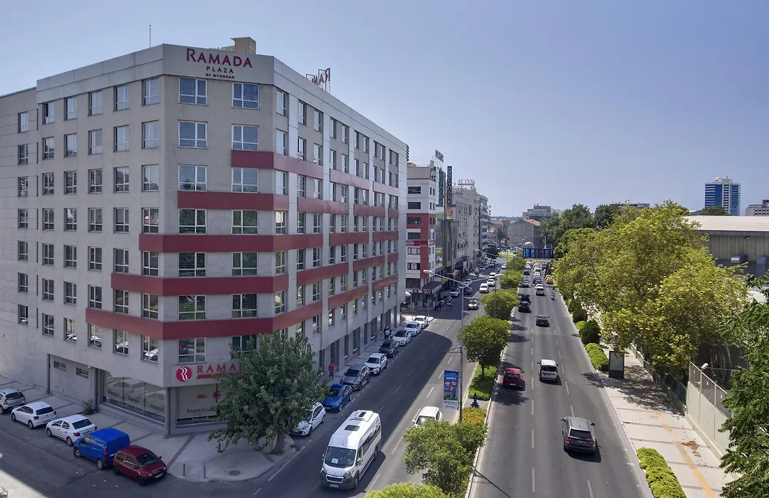Ramada Plaza By Wyndham Izmir-1