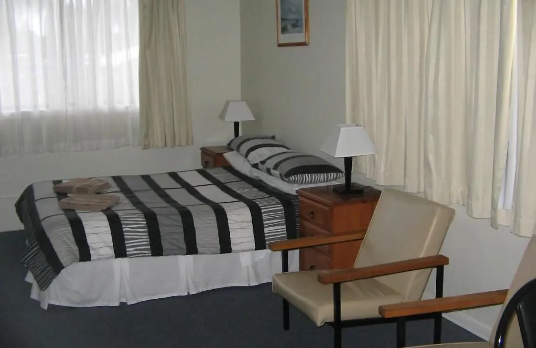 River Park Motor Inn-1