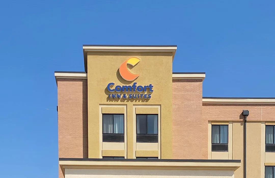 Comfort Inn & Suites Watford City-1