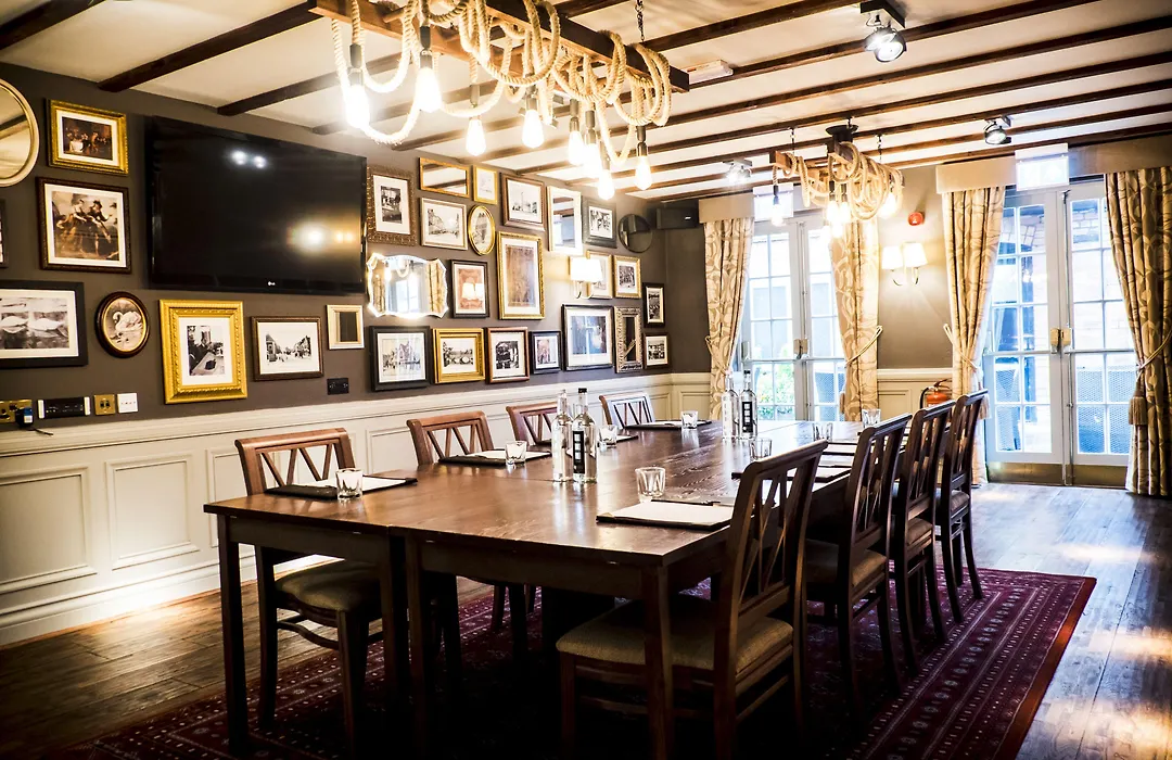 The White Swan Hotel-1