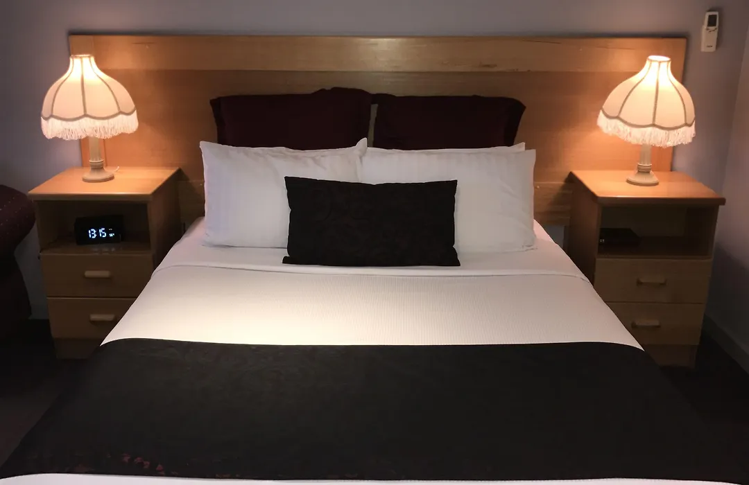 Sunseeker Motor Inn-1