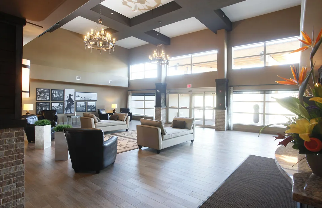 Pomeroy Inn & Suites At Olds College-1