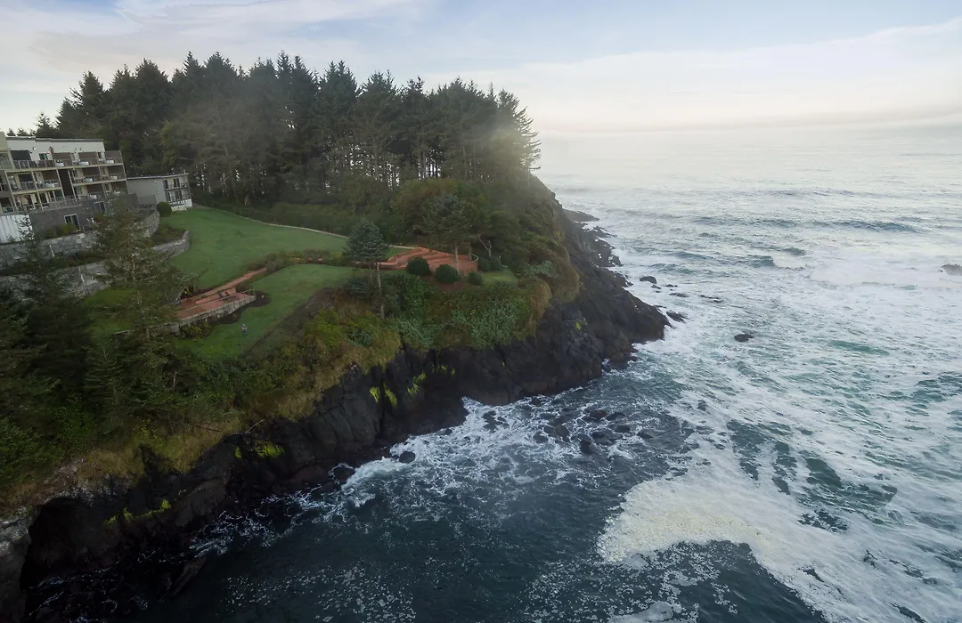 Whale Cove Inn-1