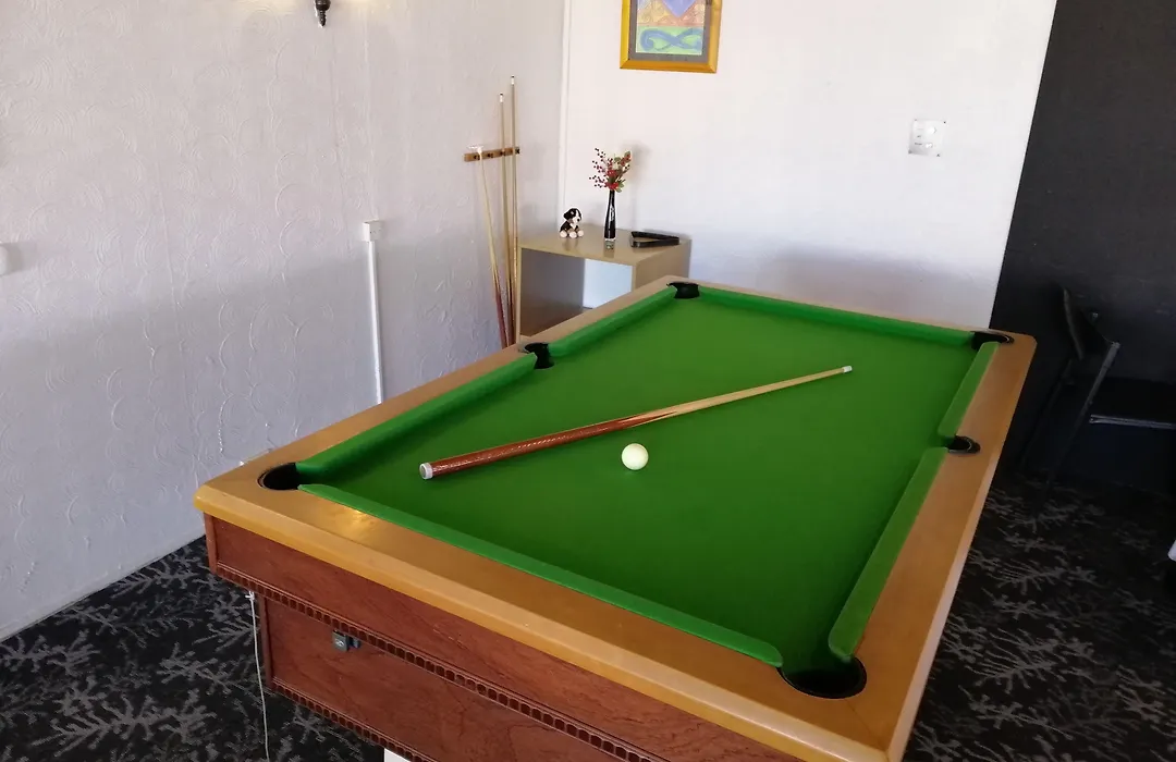 Four Canoes Hotel-1