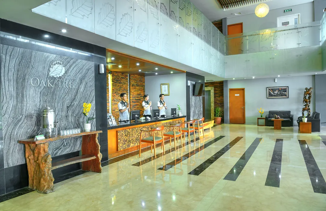 Oak Tree Emerald Hotel & Coventions Semarang-1