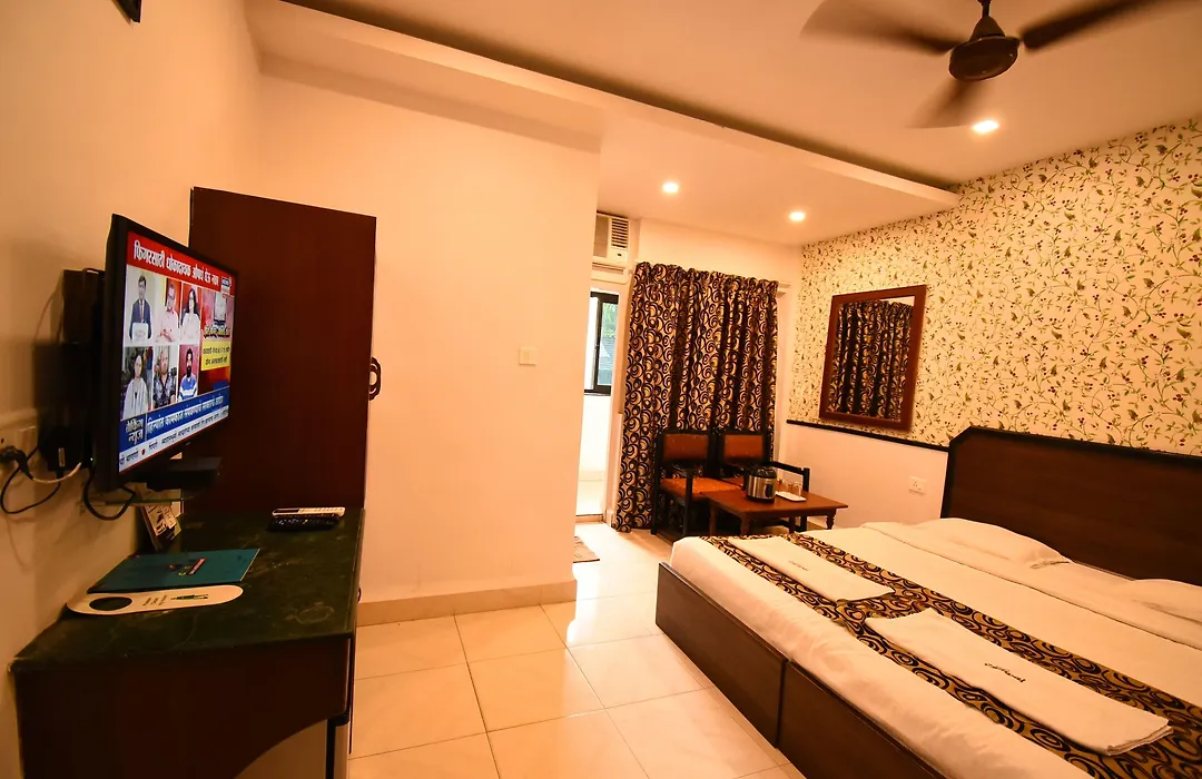 Hotel Campal-1