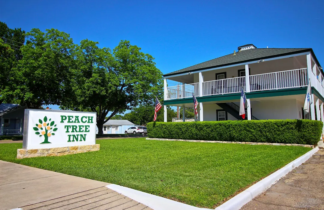 Peach Tree Inn & Suites-1