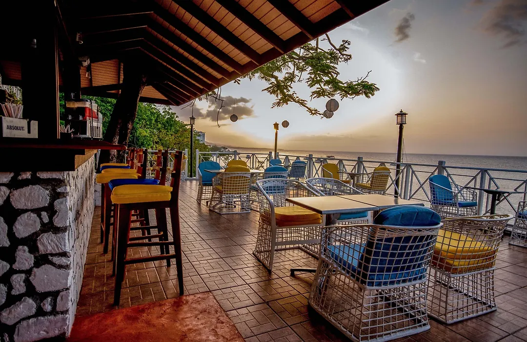 Hibiscus Lodge Hotel-1