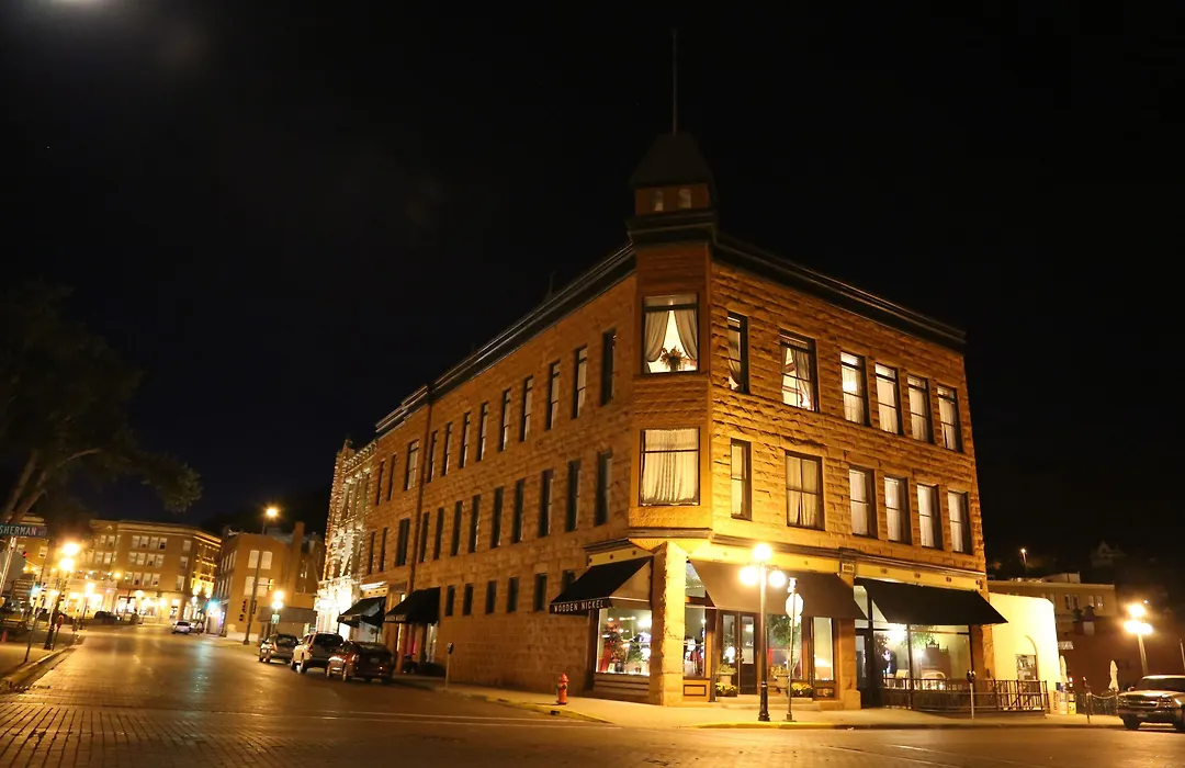 Martin & Mason Hotel-1