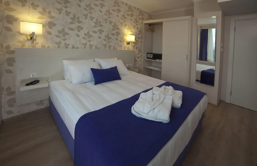 Walk In Hotel-1