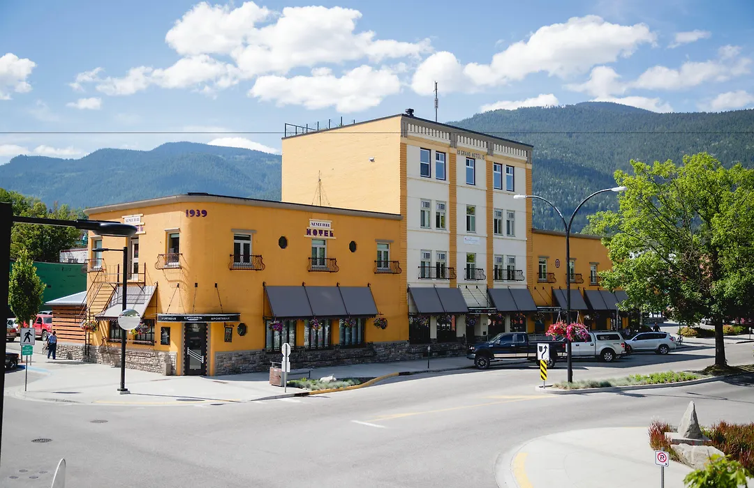 Adventure Hotel-1