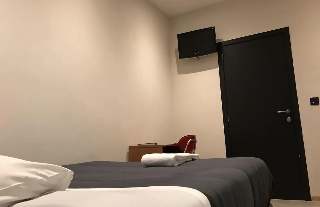 Royal Hotel-1