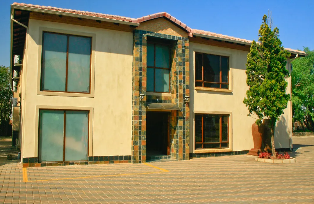 Eco Park Lodge-1
