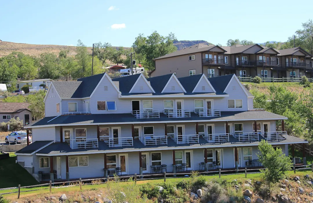 Absaroka Lodge-1