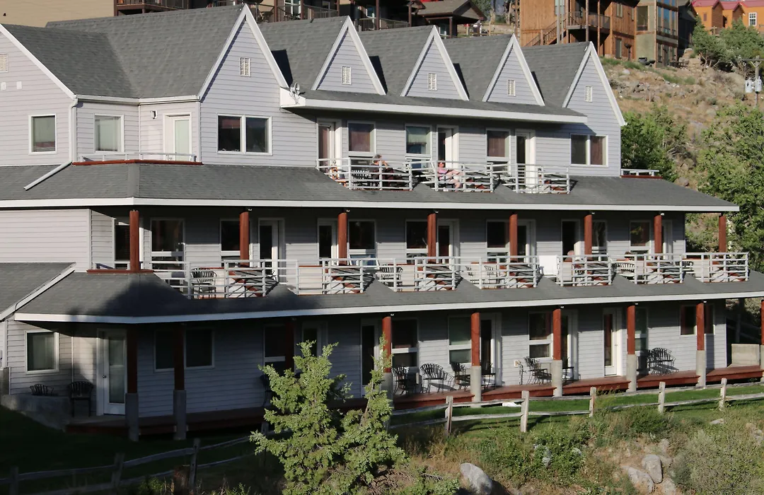Absaroka Lodge-1