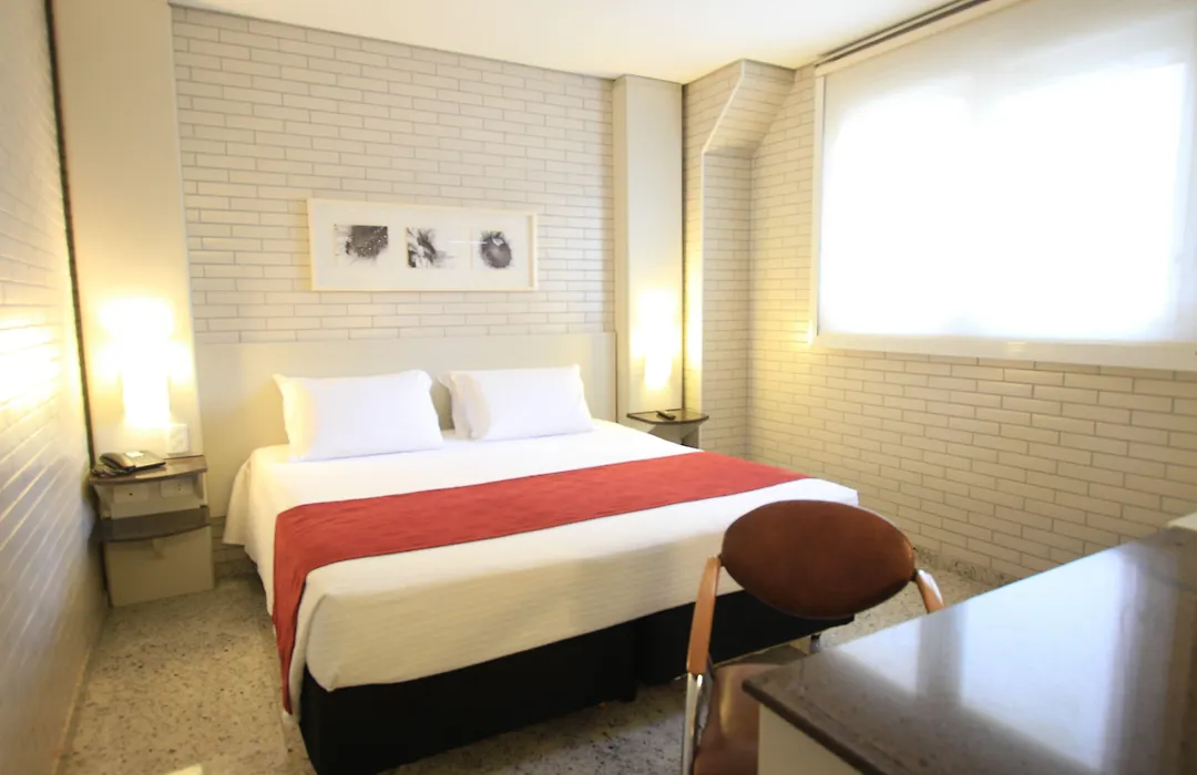 Hotel Confiance Batel-1