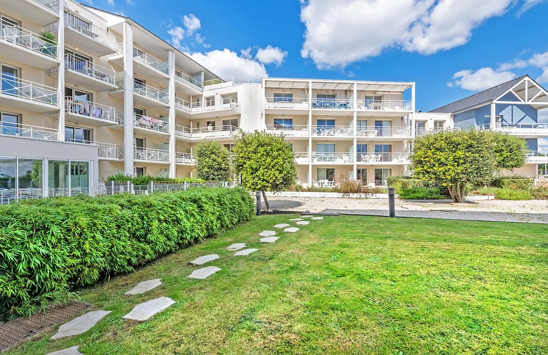Vacancéole - Le Domaine de Bertheaume-1
