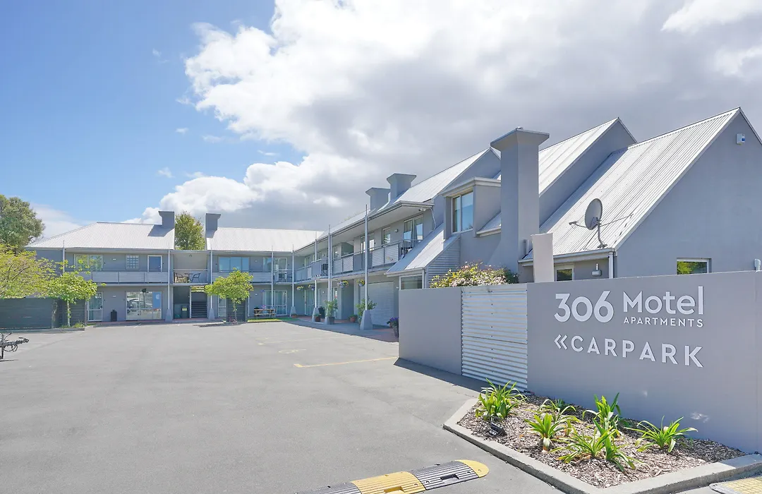 306 Motel Apartments-1