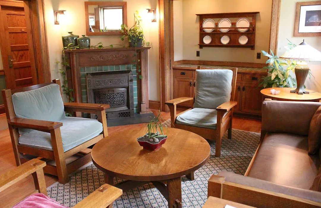 Roycroft Inn-1